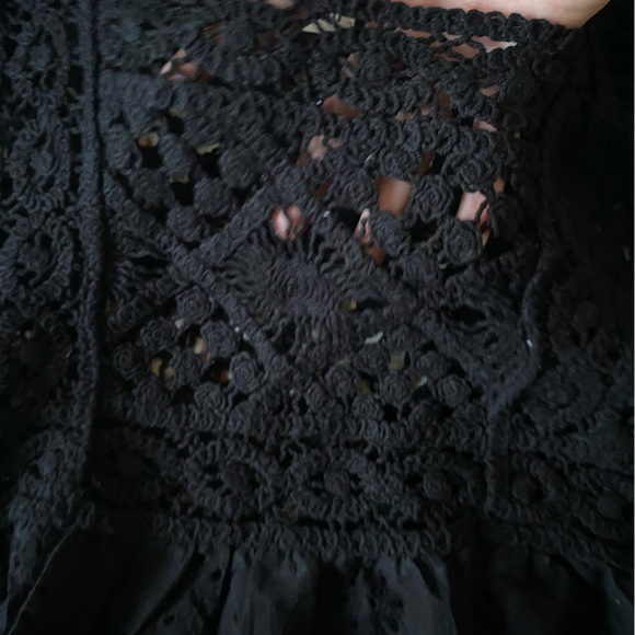 Black mesh/crochet top - Picture 2 of 3